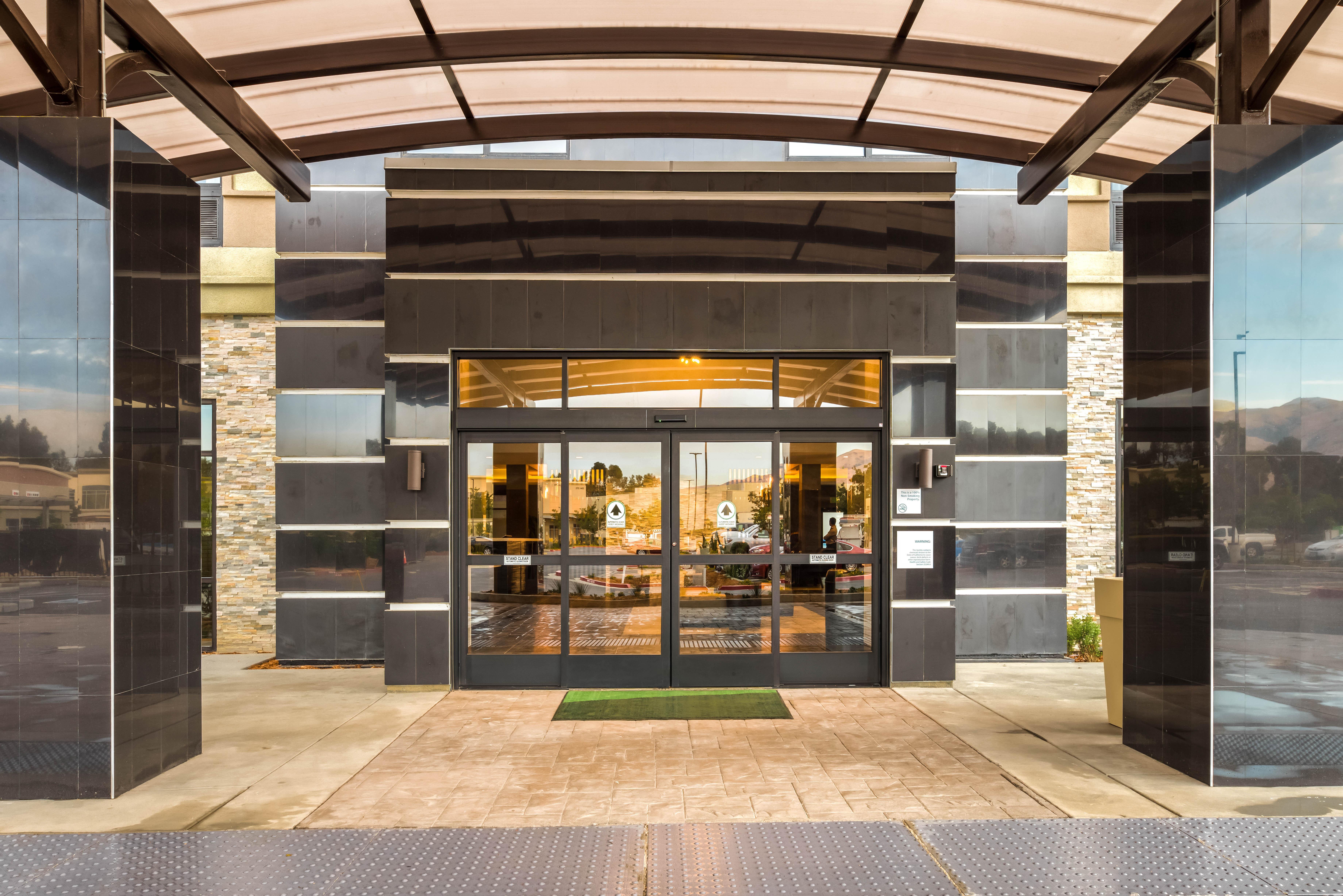 Holiday Inn Hotel & Suites Silicon Valley - Milpitas By Ihg Екстер'єр фото
